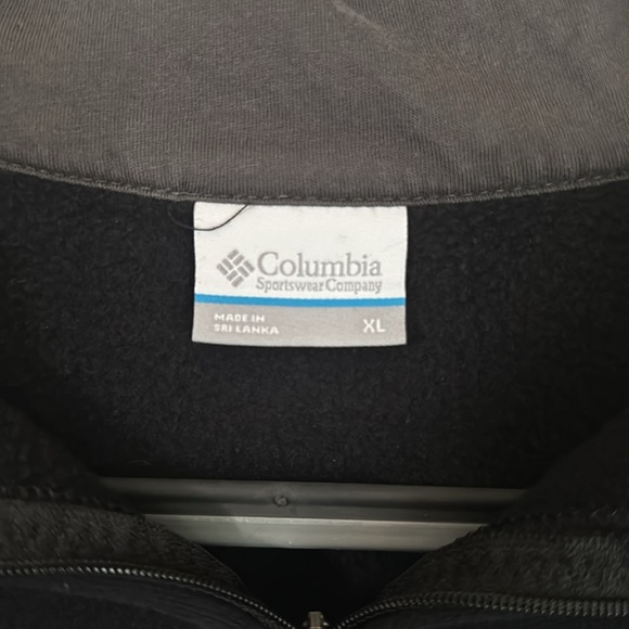 Columbia Men’s 3/4 zip Sweatshirt - Picture 3 of 4